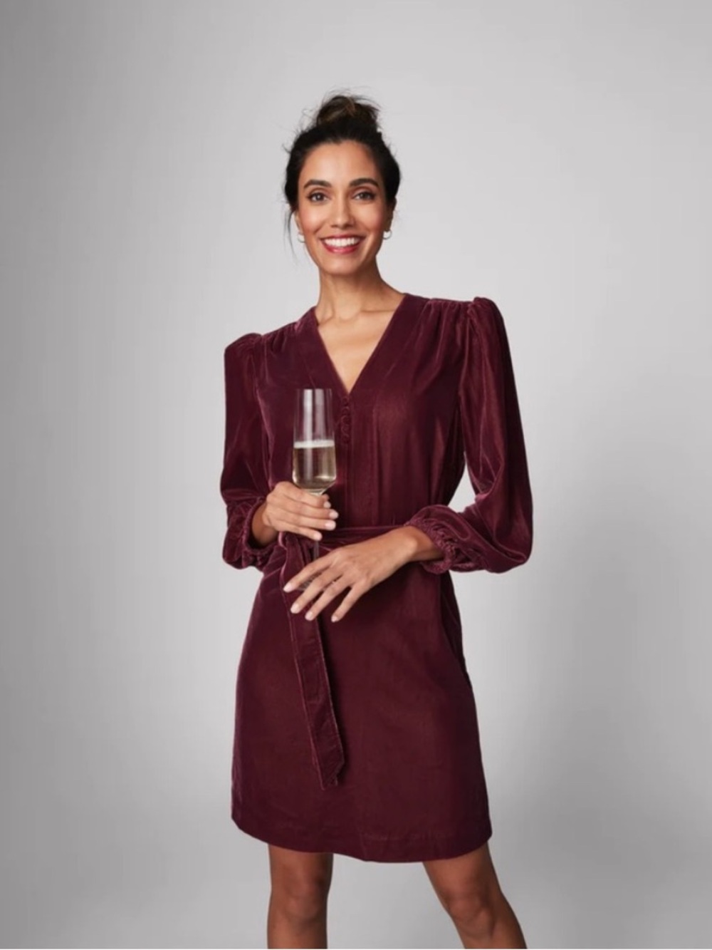 UNTUCKit plum/purple Velvet flounce hem Dress with Tie at waist. Small